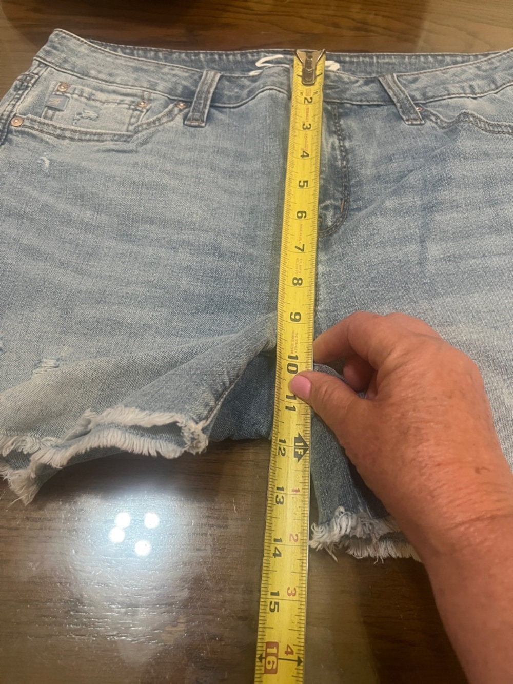 Women's Light Blue Denim Frayed Hem Shorts Seven7 - Picture 3 of 6